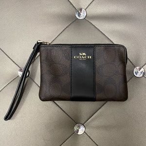 Coach wristlet - excellent condition